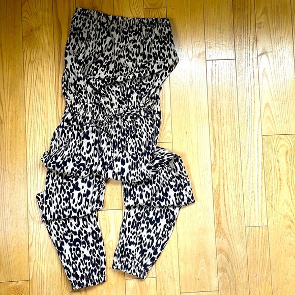 Tyche Leopard print strapless jumpsuit. NWT size Small - Picture 2 of 7